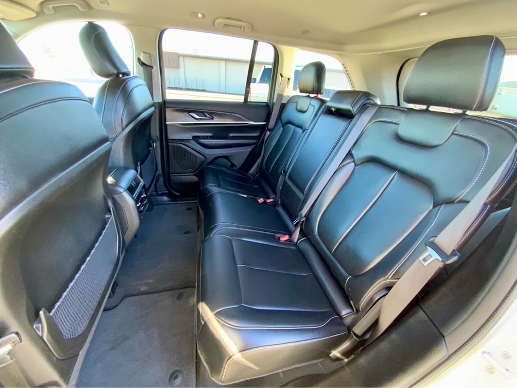 Thumbnail: 2023 Jeep Grand Cherokee - 12