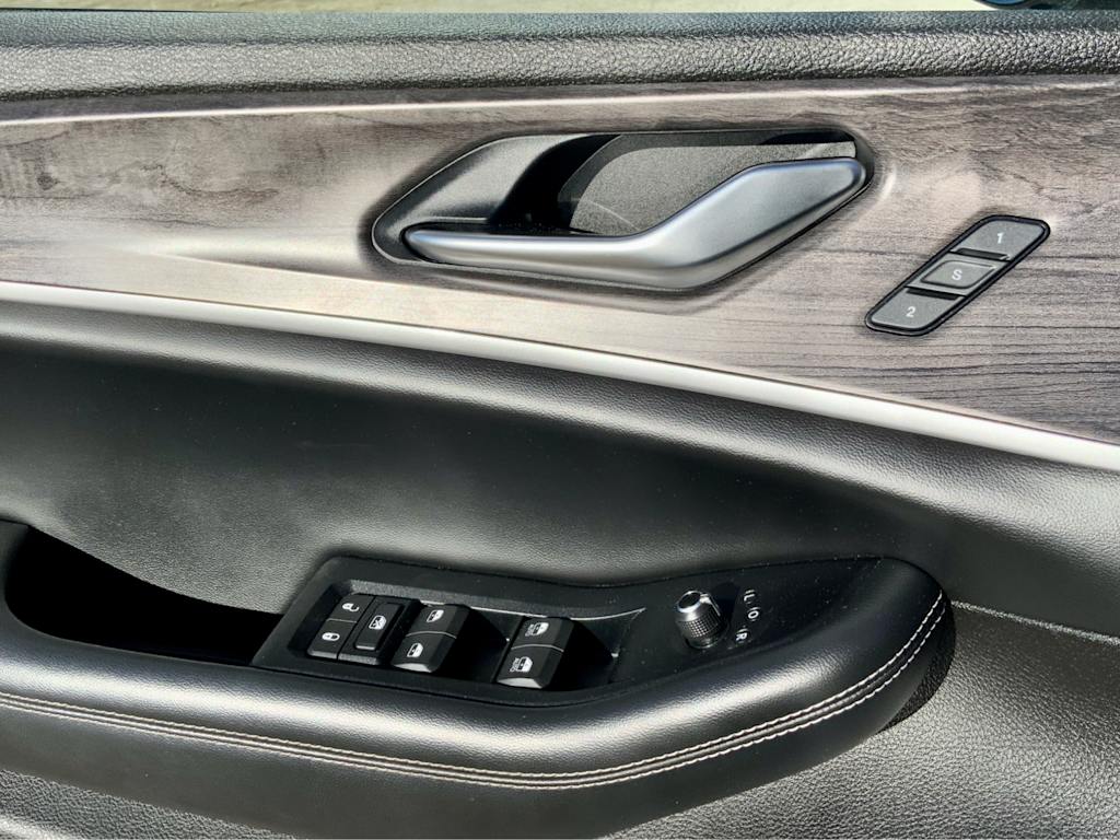 Thumbnail: 2023 Jeep Grand Cherokee - 51