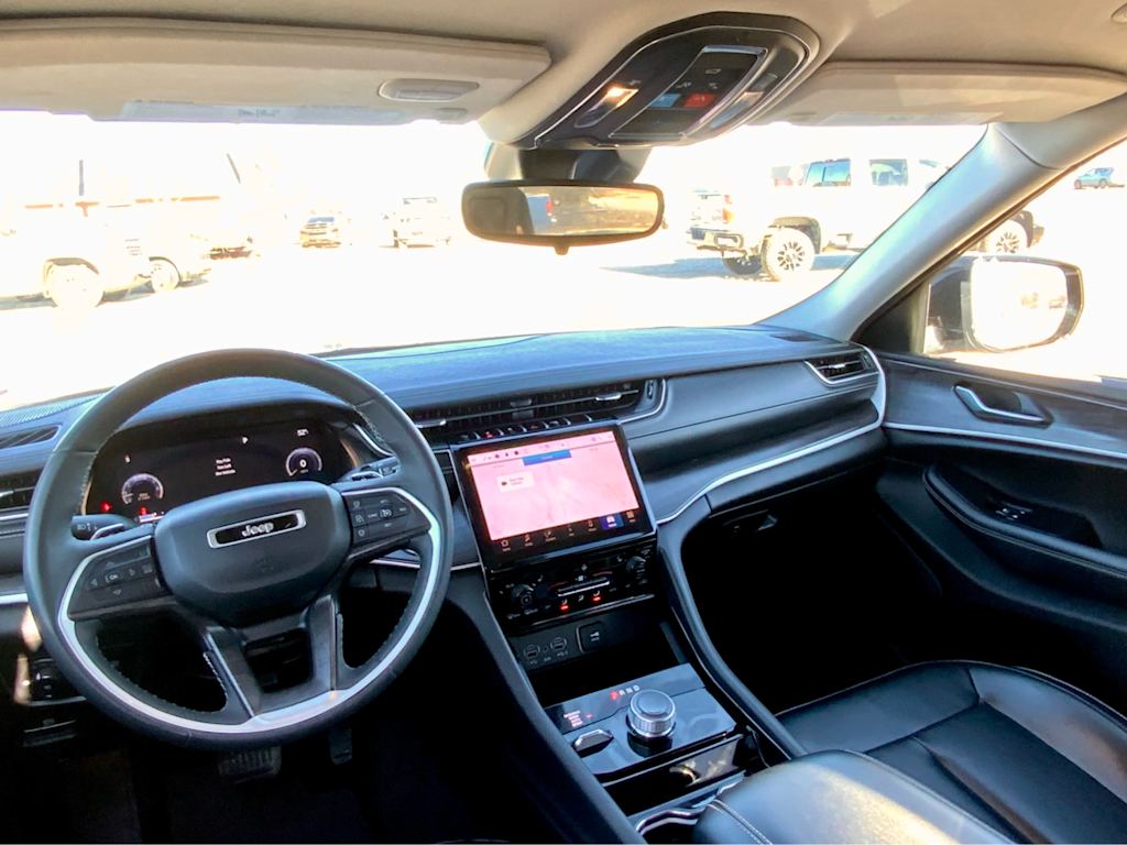 Thumbnail: 2023 Jeep Grand Cherokee - 14