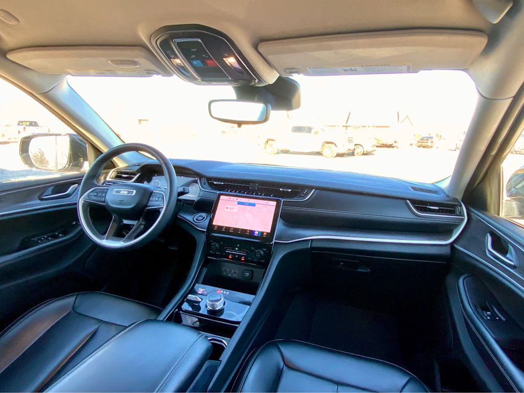 Thumbnail: 2023 Jeep Grand Cherokee - 13