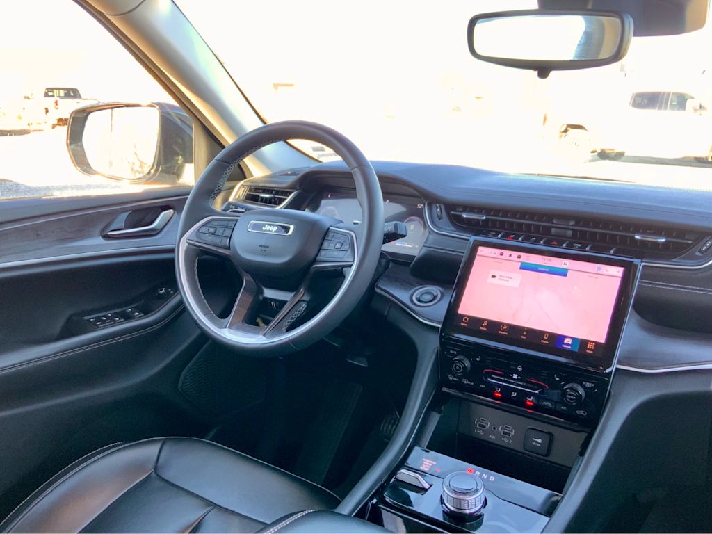 Thumbnail: 2023 Jeep Grand Cherokee - 38