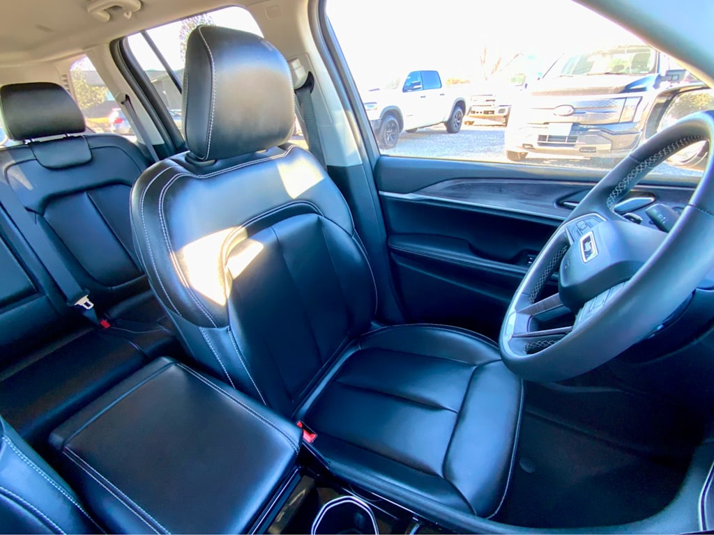 Thumbnail: 2023 Jeep Grand Cherokee - 35