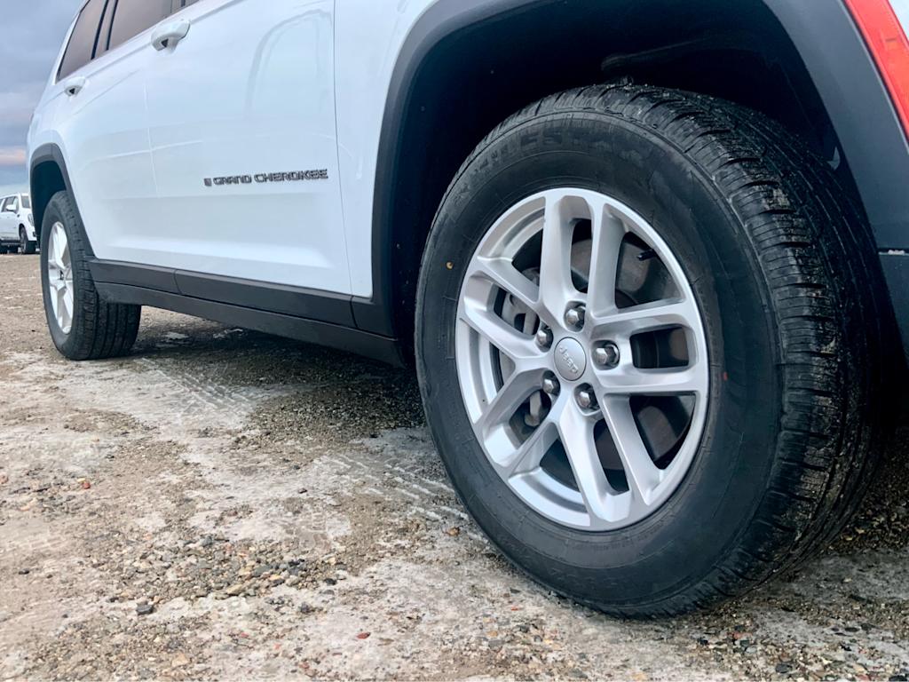 Thumbnail: 2023 Jeep Grand Cherokee L - 8