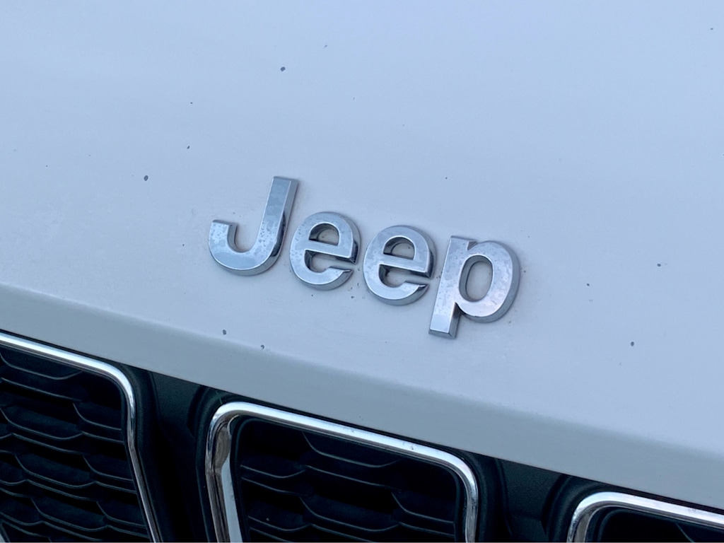 Thumbnail: 2023 Jeep Grand Cherokee L - 7