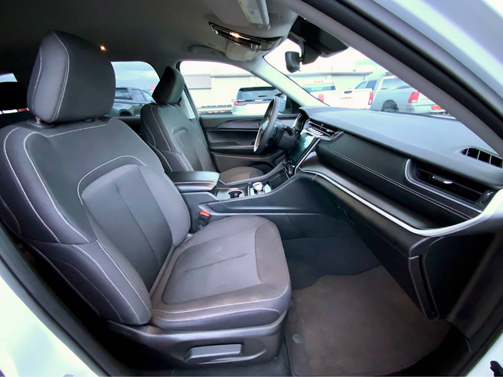 Thumbnail: 2023 Jeep Grand Cherokee L - 11