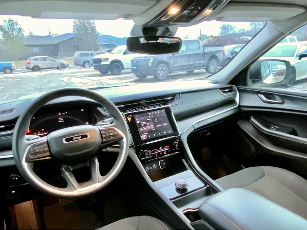 Thumbnail: 2023 Jeep Grand Cherokee L - 14