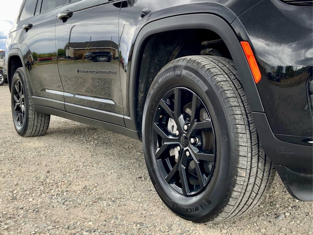 Thumbnail: 2024 Jeep Grand Cherokee L - 8