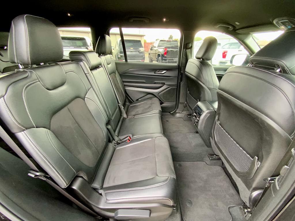 Thumbnail: 2024 Jeep Grand Cherokee L - 37