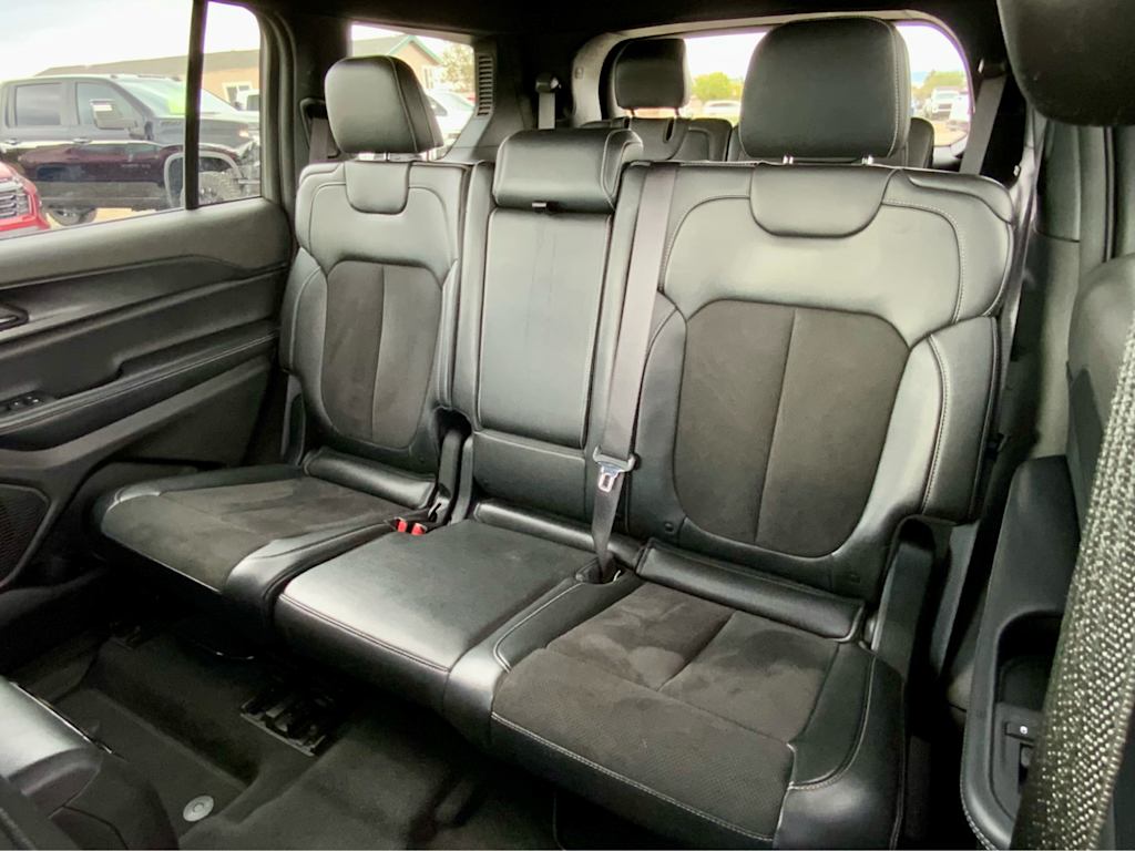 Thumbnail: 2024 Jeep Grand Cherokee L - 39