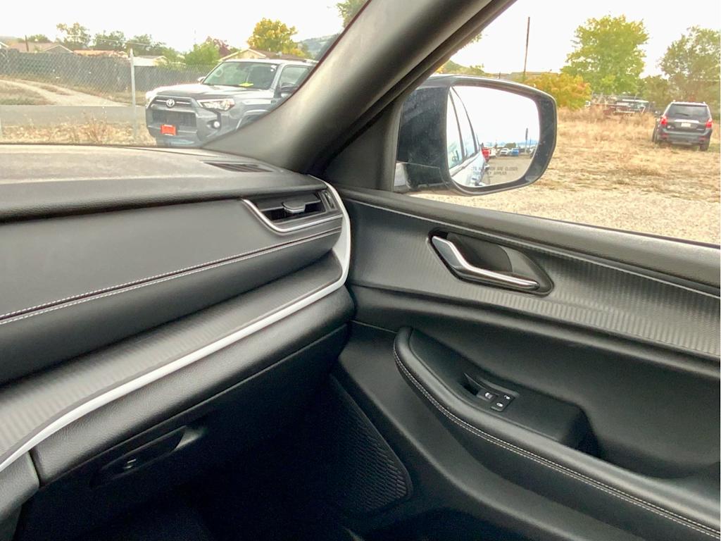 Thumbnail: 2024 Jeep Grand Cherokee L - 44