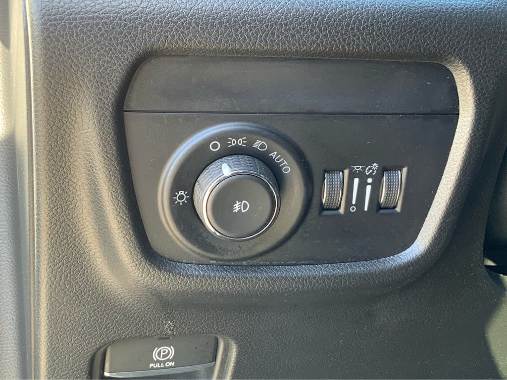 2023 Jeep Grand Cherokee L Overland 44