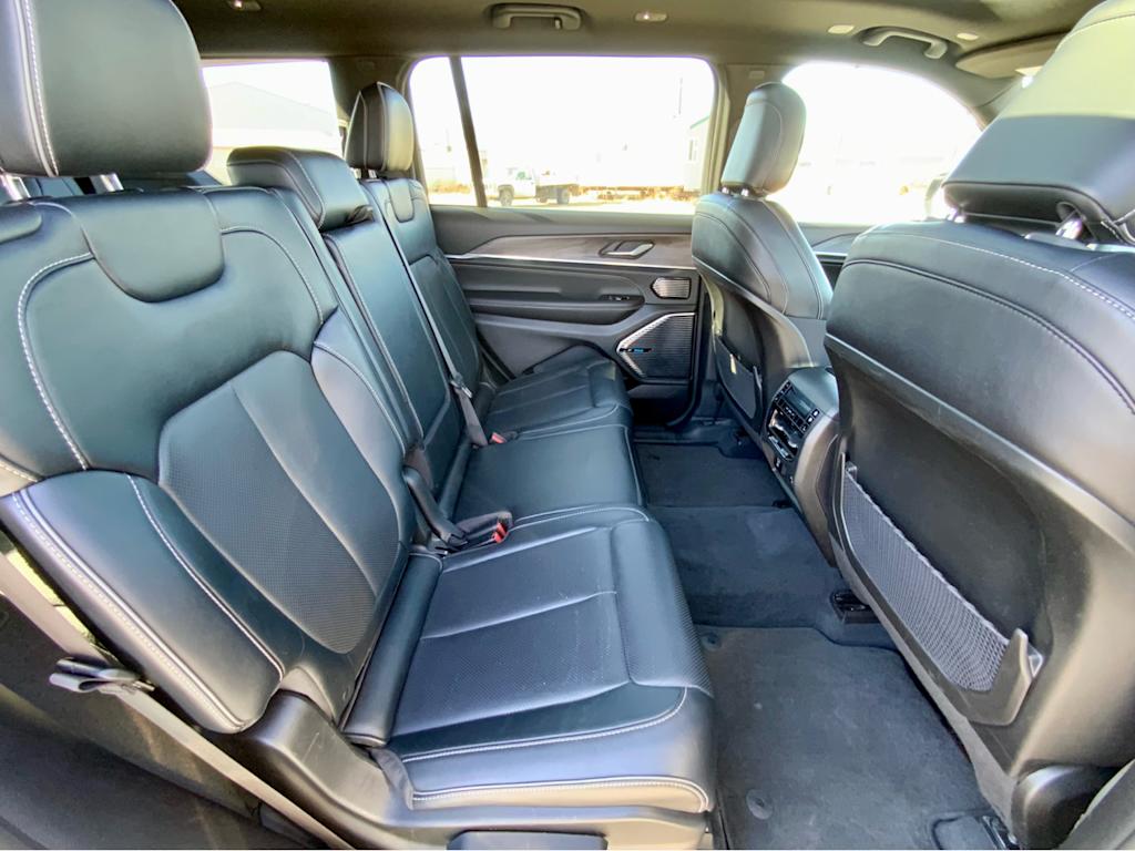 2023 Jeep Grand Cherokee L Overland 29