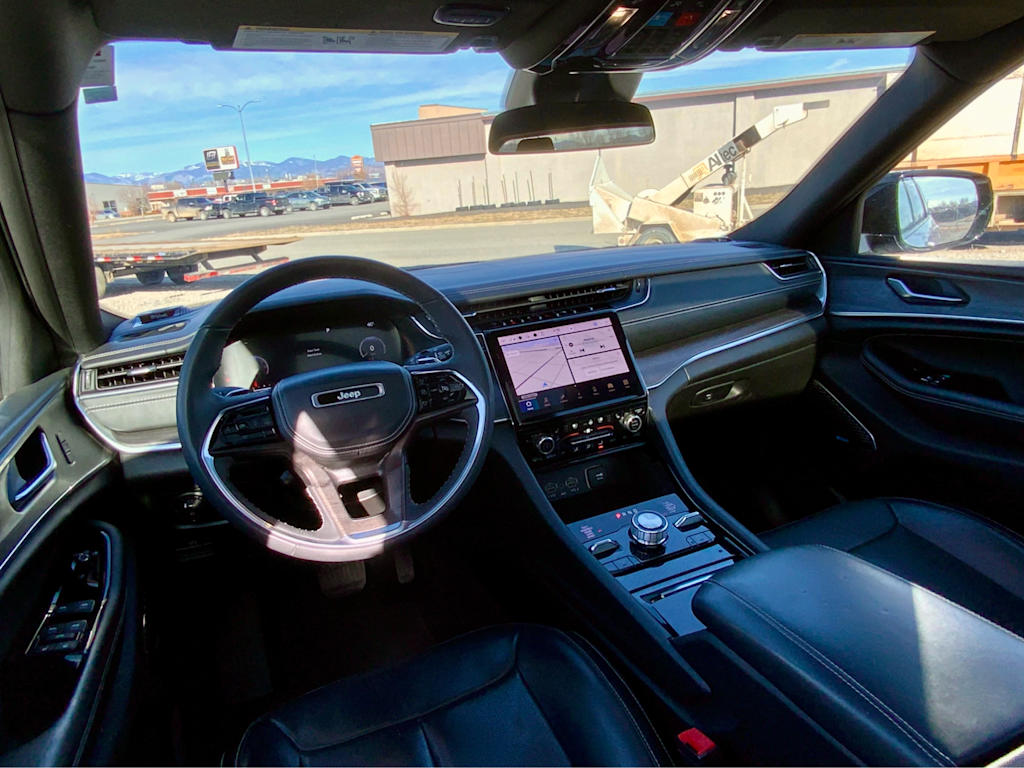 2023 Jeep Grand Cherokee L Overland 9