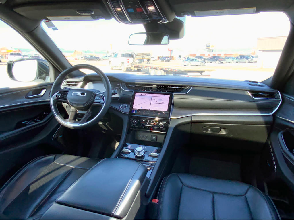 2023 Jeep Grand Cherokee L Overland 13