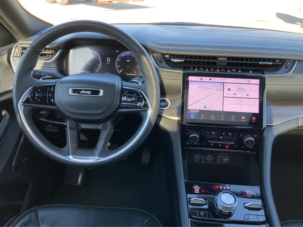 2023 Jeep Grand Cherokee L Overland 33