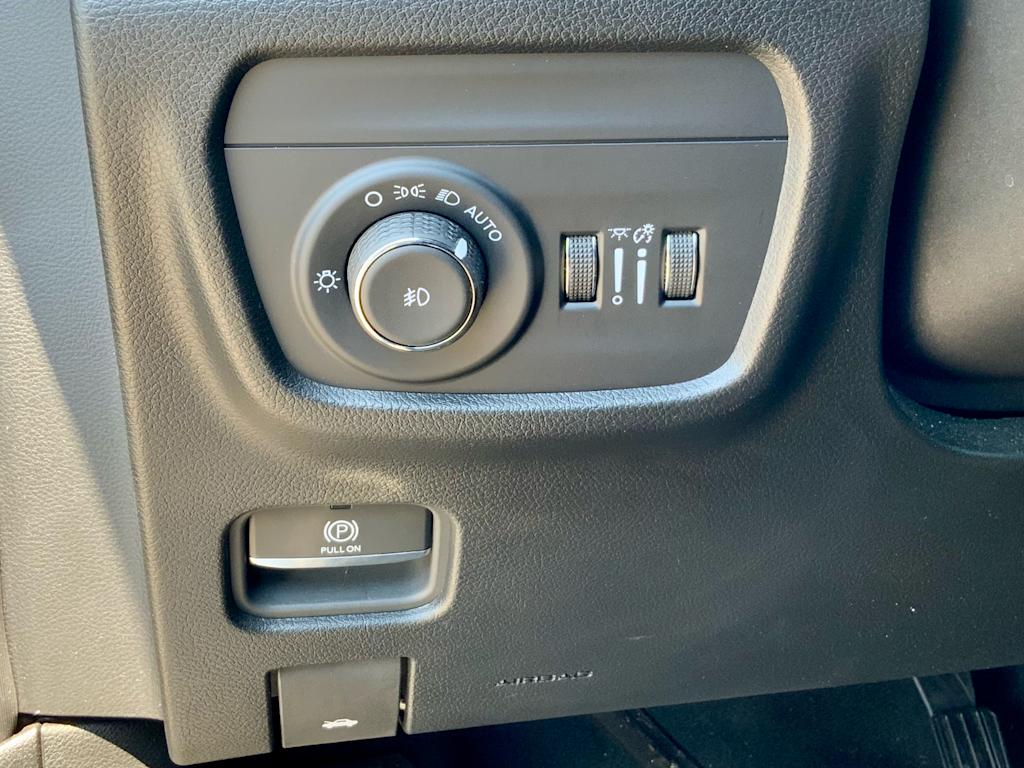 Thumbnail: 2024 Jeep Grand Cherokee L - 34