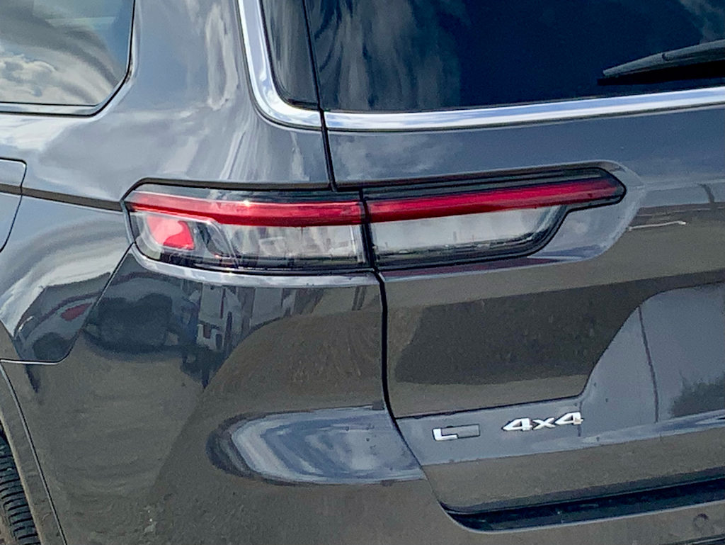 Thumbnail: 2023 Jeep Grand Cherokee L - 24