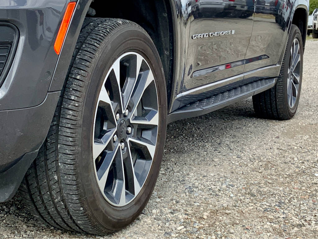 Thumbnail: 2023 Jeep Grand Cherokee L - 26