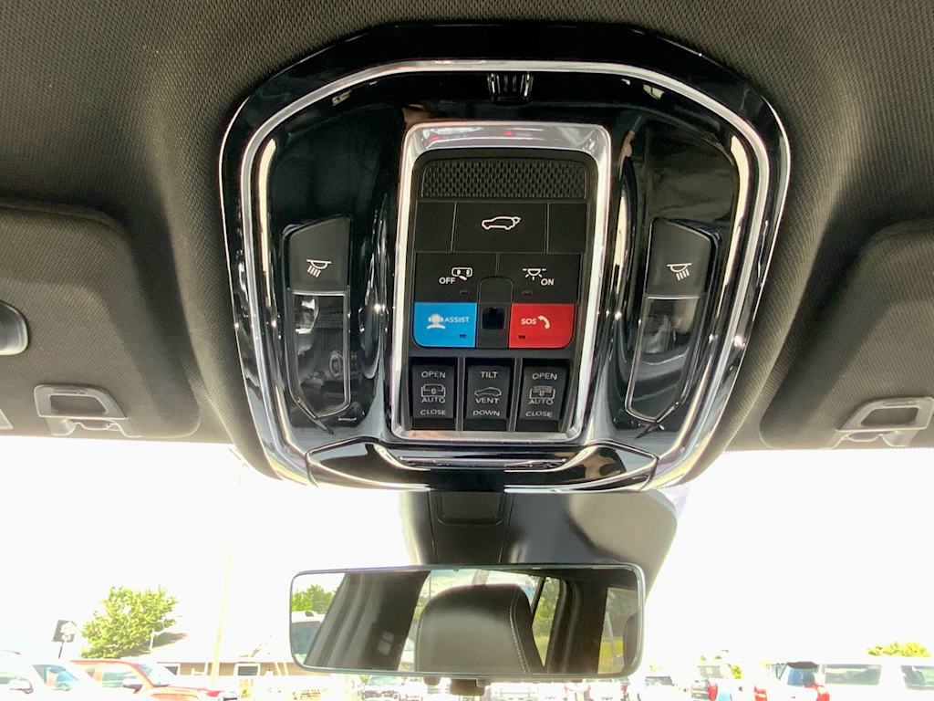 Thumbnail: 2023 Jeep Grand Cherokee L - 38