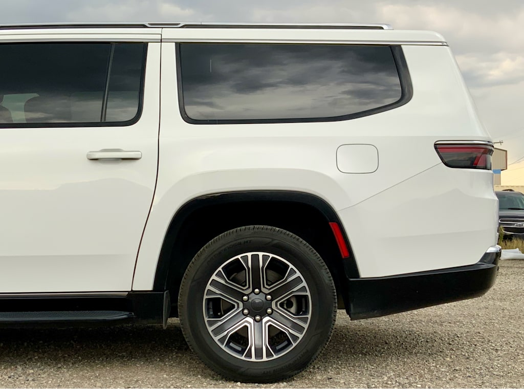 Thumbnail: 2024 Jeep Wagoneer - 8