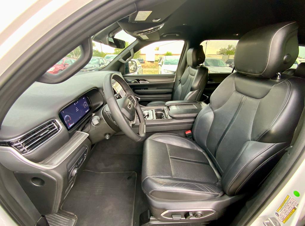Thumbnail: 2024 Jeep Wagoneer - 10