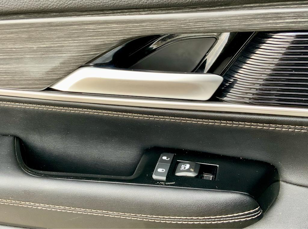 Thumbnail: 2024 Jeep Wagoneer - 43