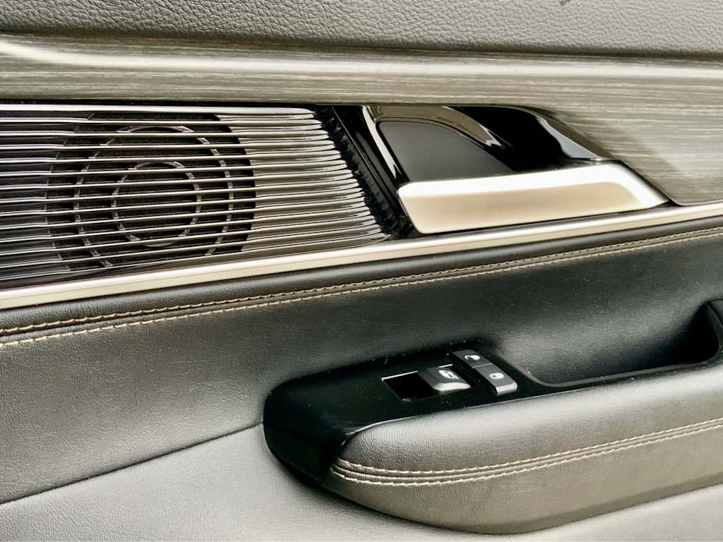 Thumbnail: 2024 Jeep Wagoneer - 44
