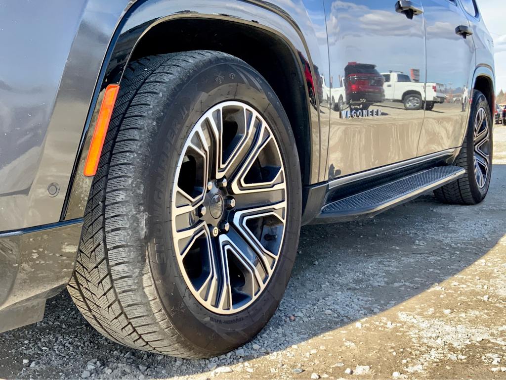 Thumbnail: 2022 Jeep Wagoneer - 23