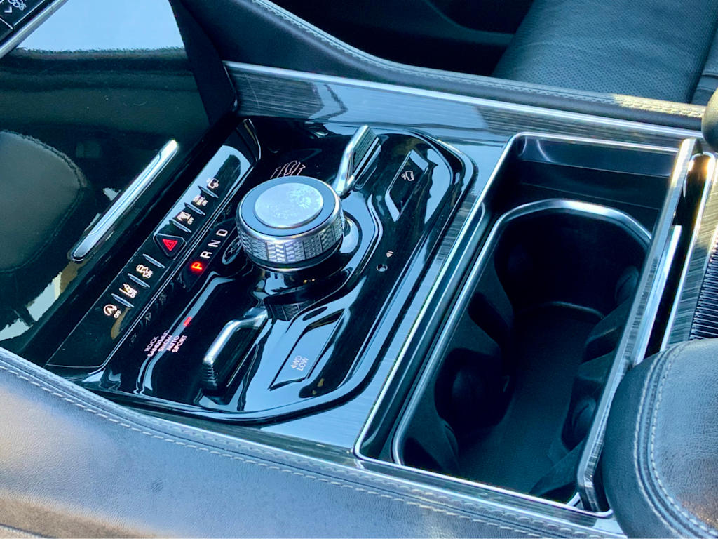 Thumbnail: 2022 Jeep Wagoneer - 41