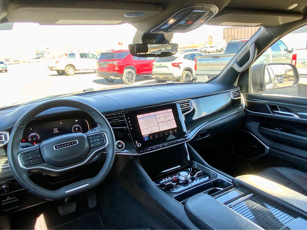 Thumbnail: 2022 Jeep Wagoneer - 13