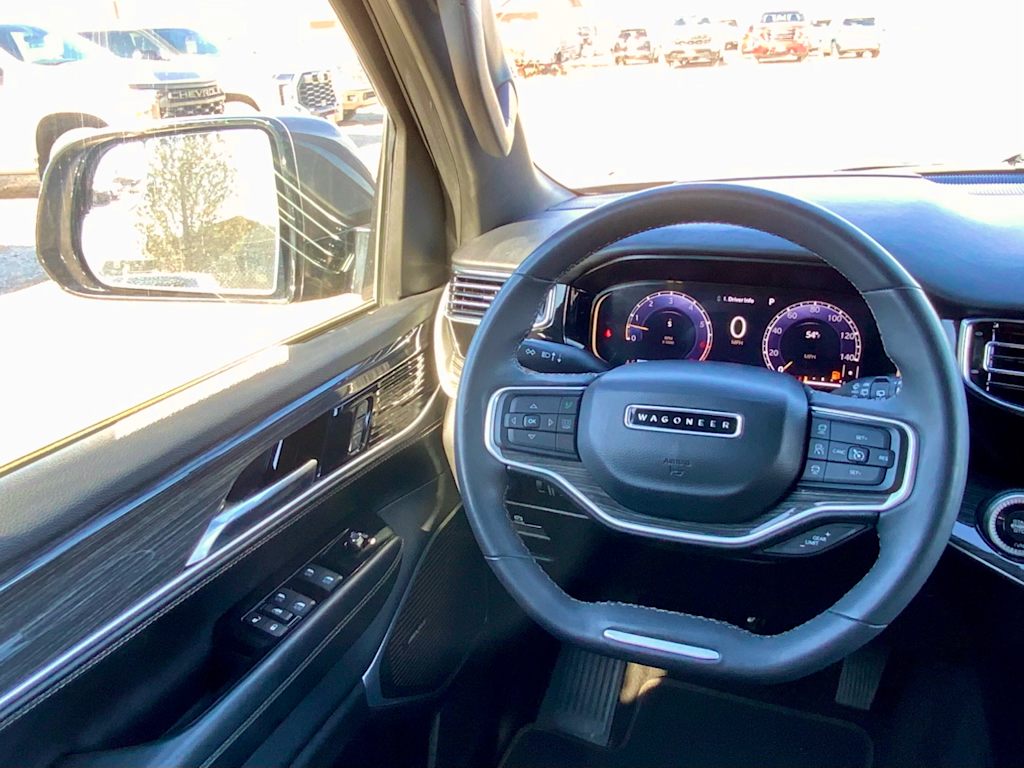 Thumbnail: 2022 Jeep Wagoneer - 36