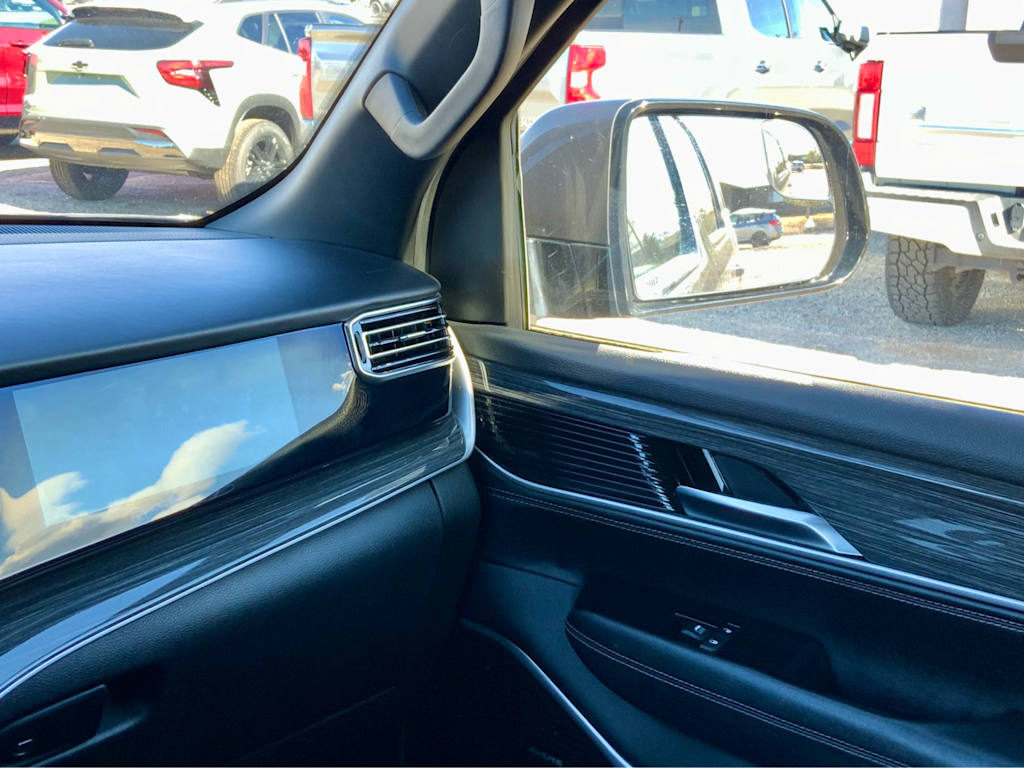 Thumbnail: 2022 Jeep Wagoneer - 35