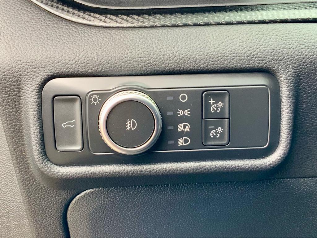 Thumbnail: 2022 Ford Explorer - 46