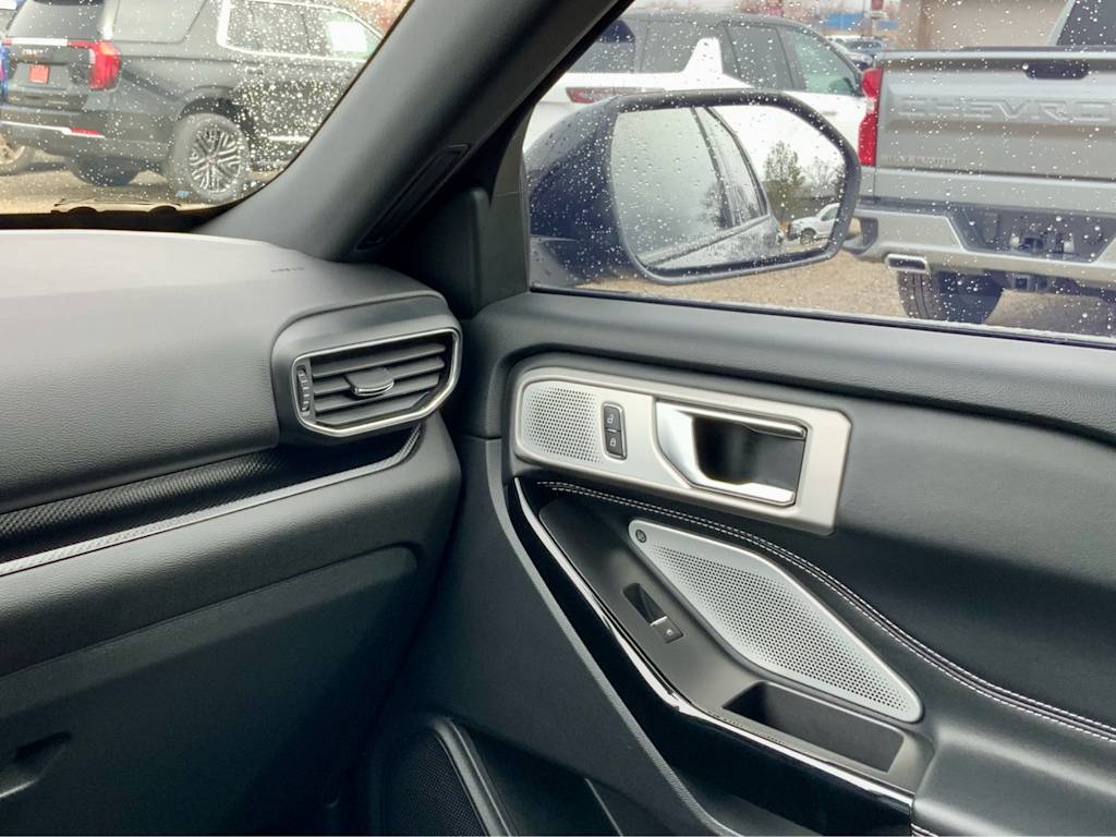 Thumbnail: 2022 Ford Explorer - 38