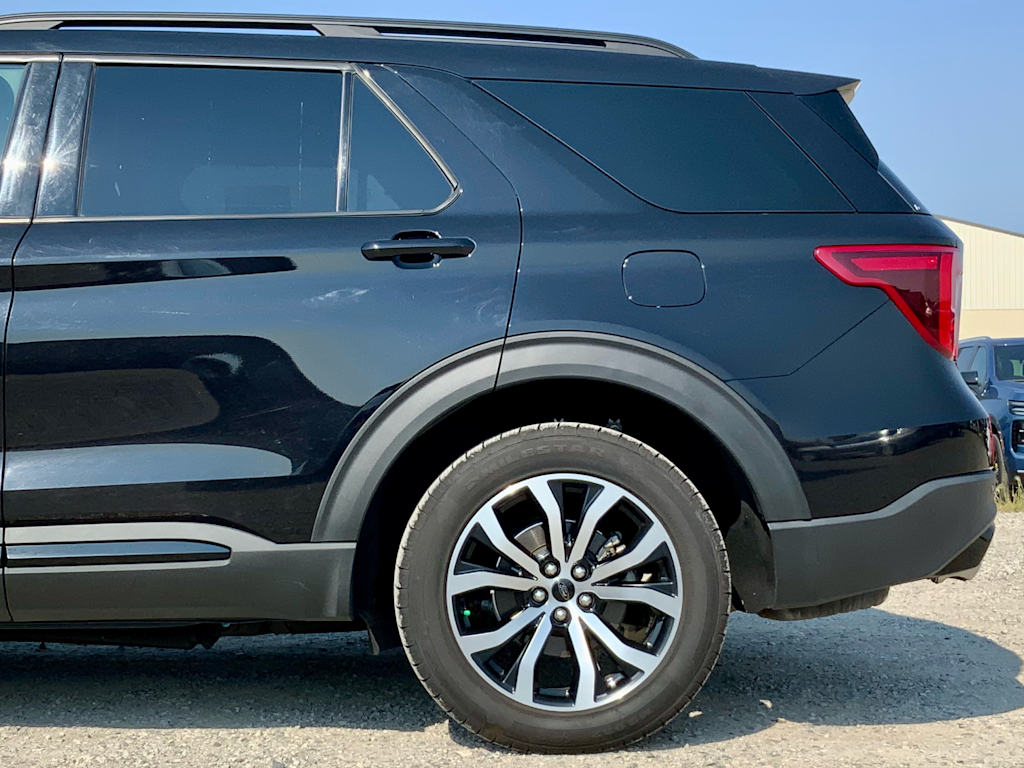 Thumbnail: 2022 Ford Explorer - 8
