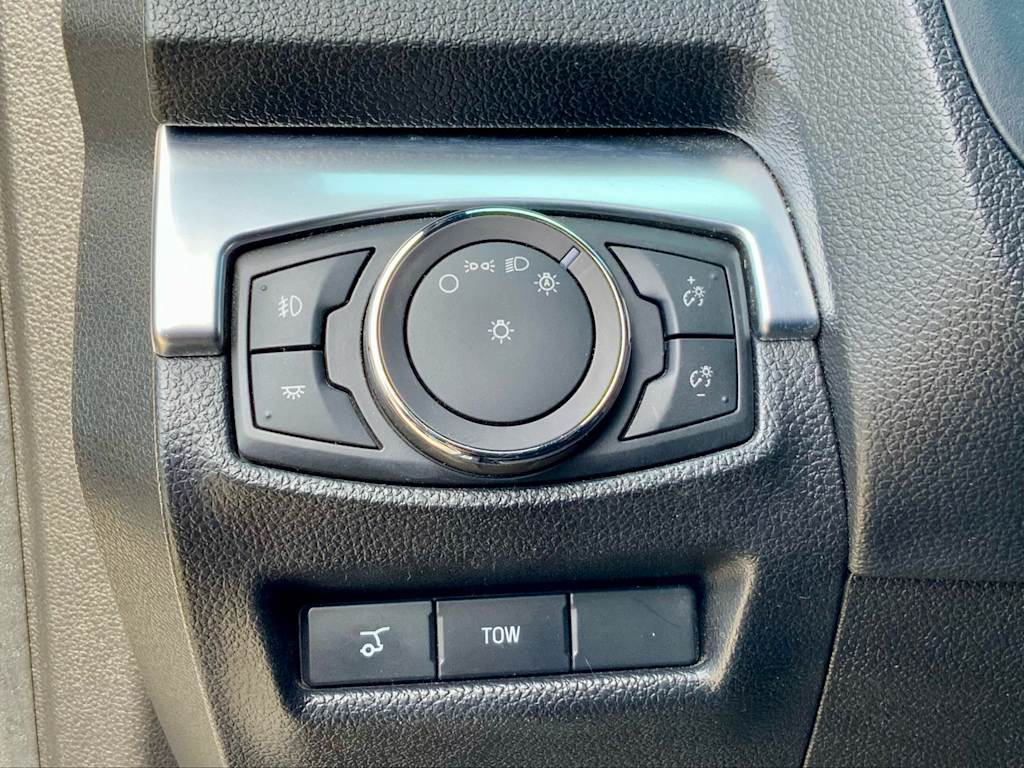 Thumbnail: 2018 Ford Explorer - 38