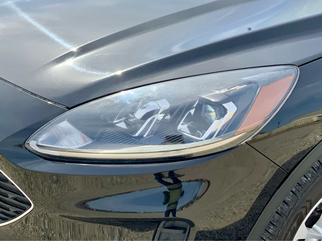 2022 Ford Escape SE 25
