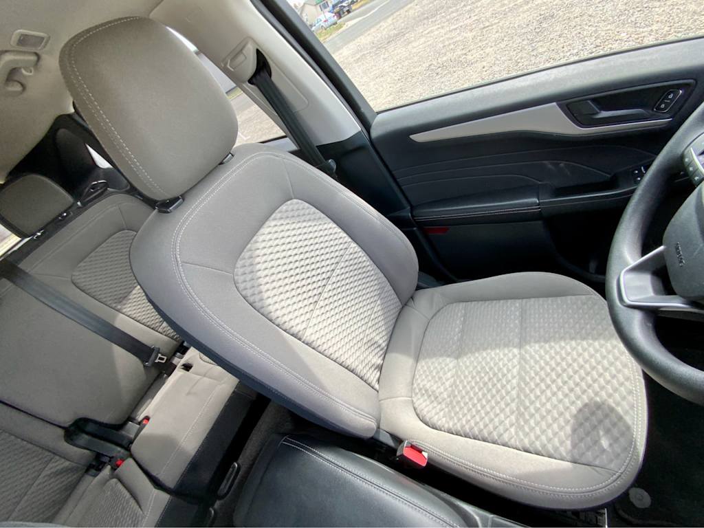2022 Ford Escape SE 32