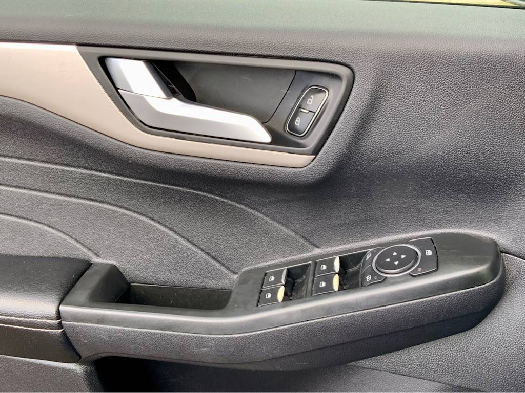 Thumbnail: 2022 Ford Escape - 45