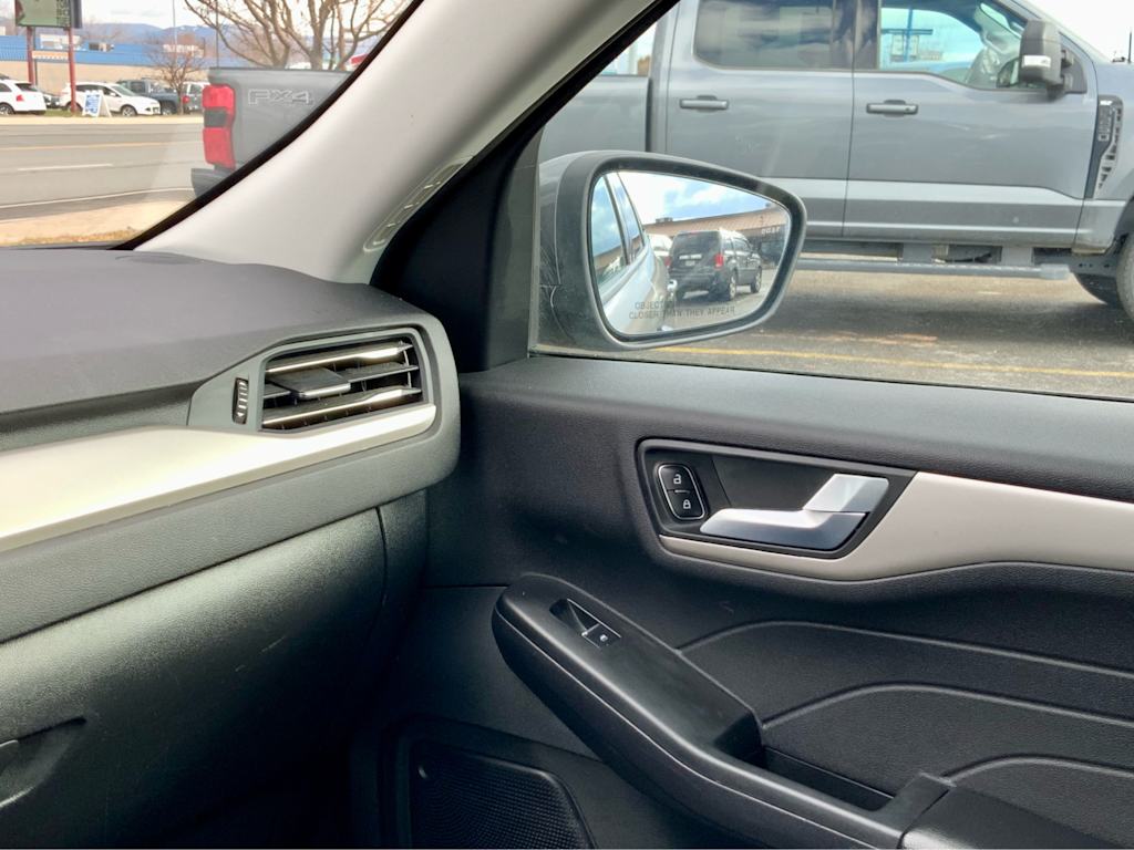 Thumbnail: 2022 Ford Escape - 32