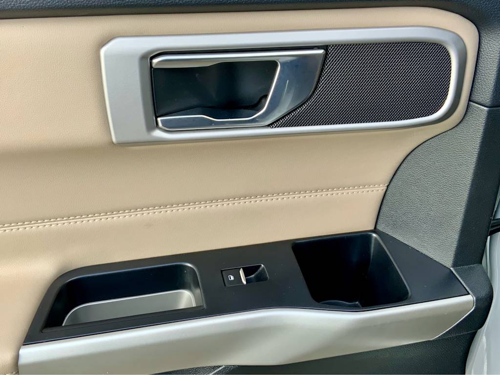 Thumbnail: 2022 Ford Explorer - 54