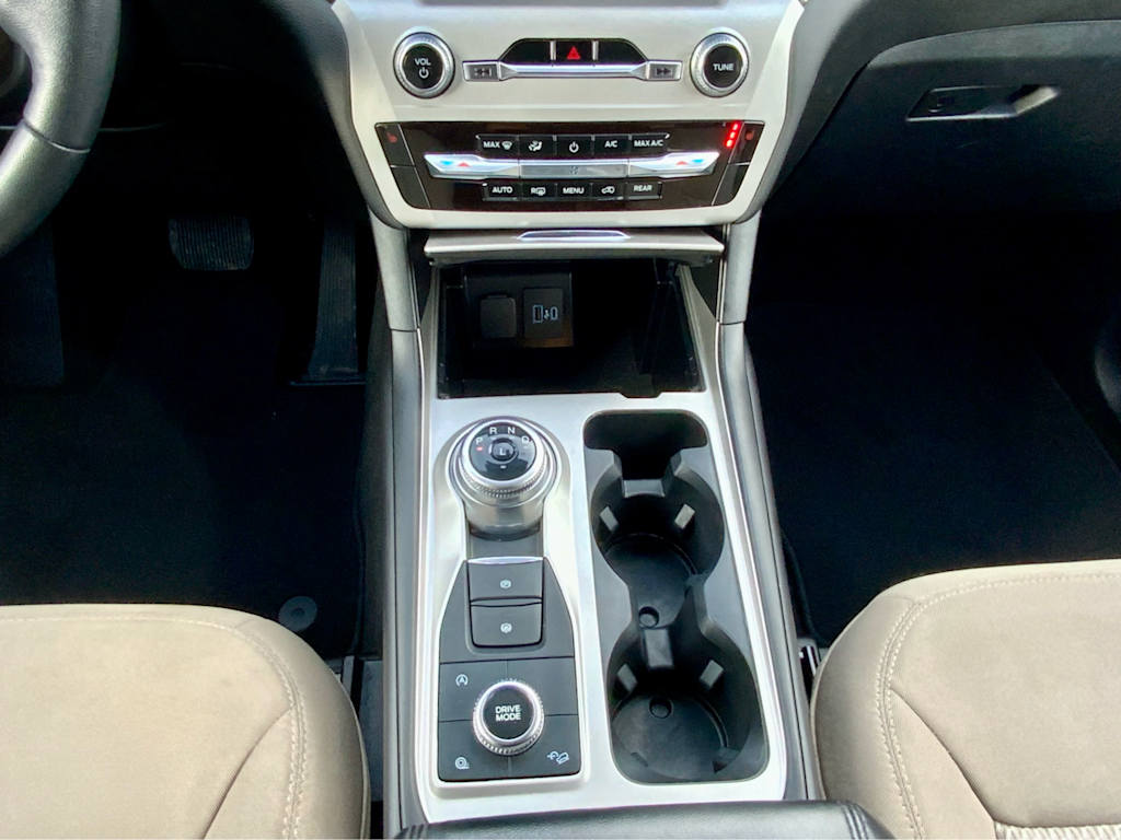 Thumbnail: 2022 Ford Explorer - 16