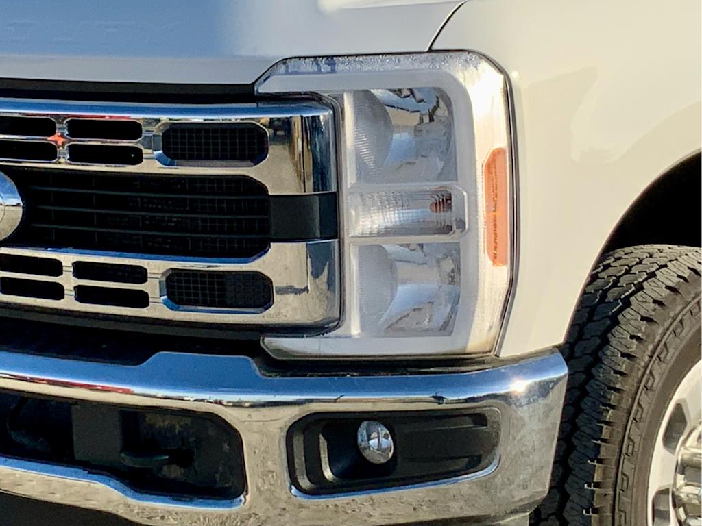 Thumbnail: 2023 Ford F-250 - 23