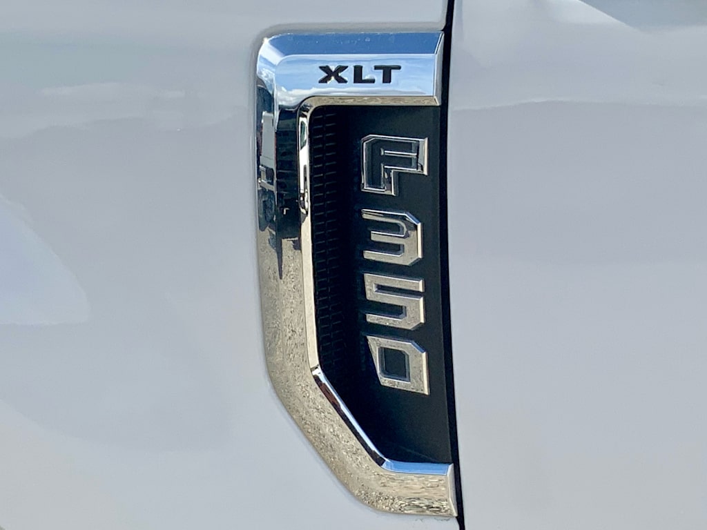 Thumbnail: 2020 Ford F-350 - 32