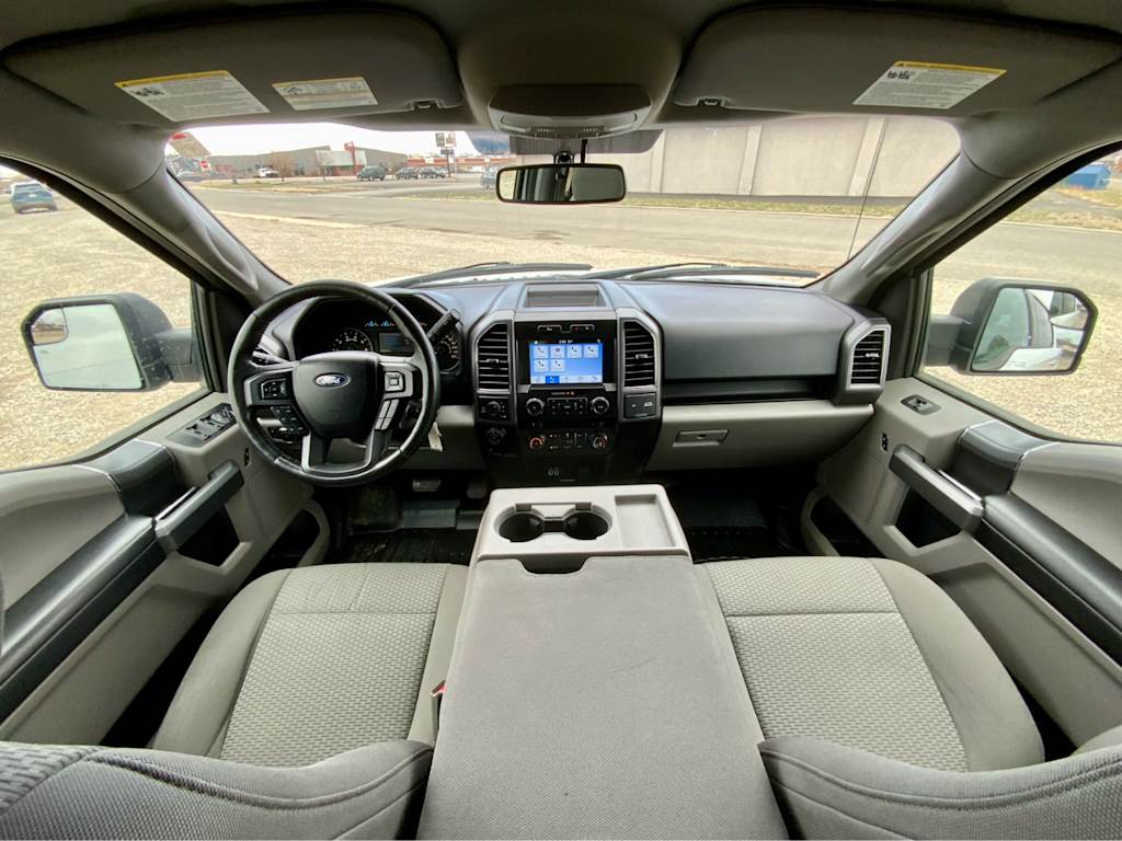 2017 Ford F-150 XLT 2