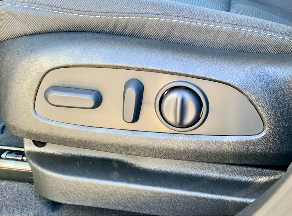 Thumbnail: 2027 Chevrolet Bolt EV - 42
