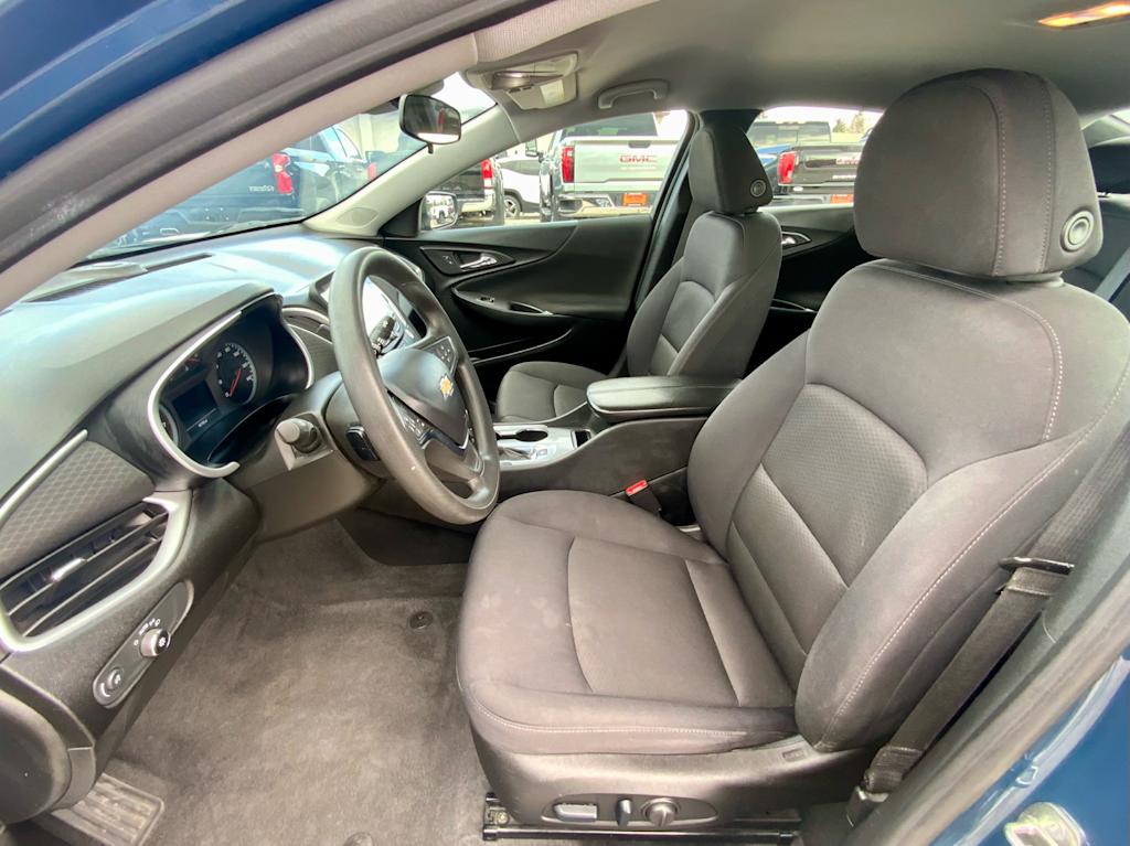 Thumbnail: 2024 Chevrolet Malibu - 10