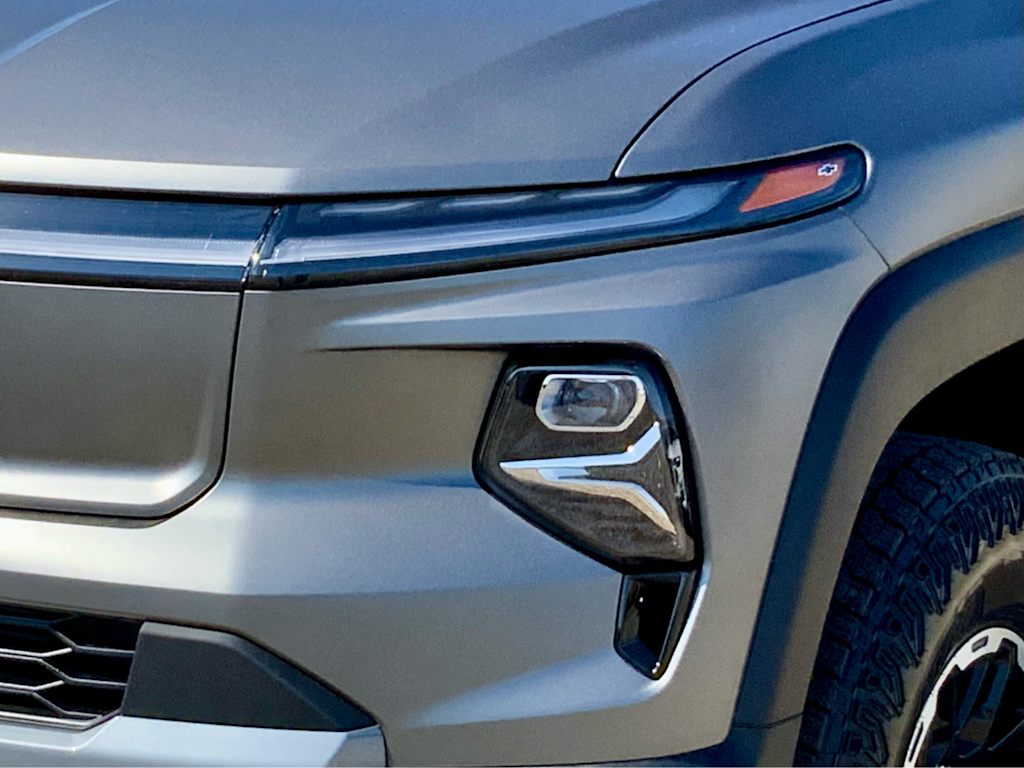 Thumbnail: 2026 Chevrolet Silverado EV - 28