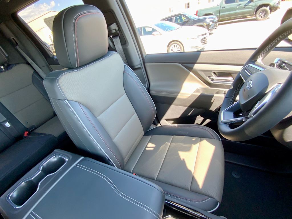 Thumbnail: 2026 Chevrolet Silverado EV - 40