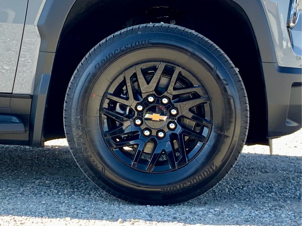 Thumbnail: 2026 Chevrolet Silverado EV - 31